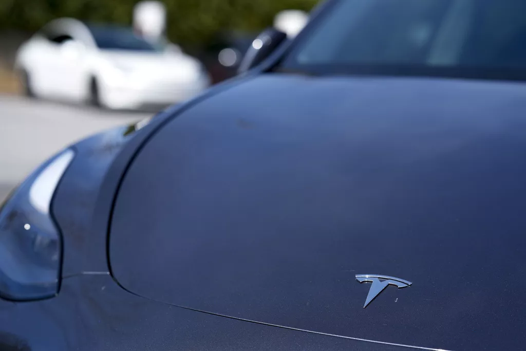 Najveći pad akcija u istoriji berze: Tesla u jednom danu izgubila 150 milijardi dolara