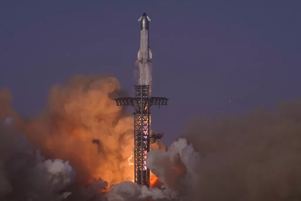 Raketa Starship SpaceX raspala se tokom testnog leta